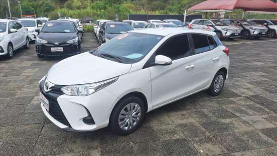 TOYOTA-YARIS-2023