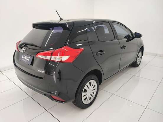 TOYOTA-YARIS-2022