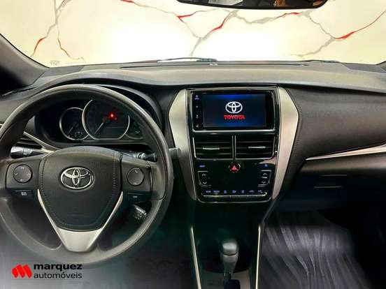 TOYOTA-YARIS-2024