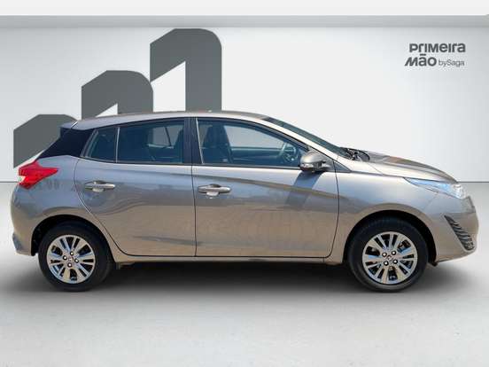 TOYOTA-YARIS-2020
