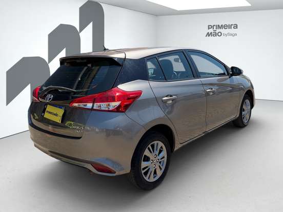 TOYOTA-YARIS-2020