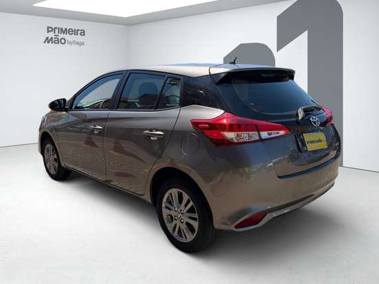 TOYOTA-YARIS-2020