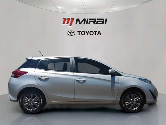 TOYOTA-YARIS-2020