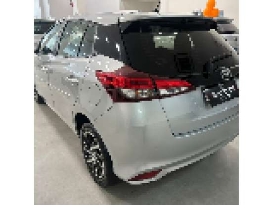 TOYOTA-YARIS-2022