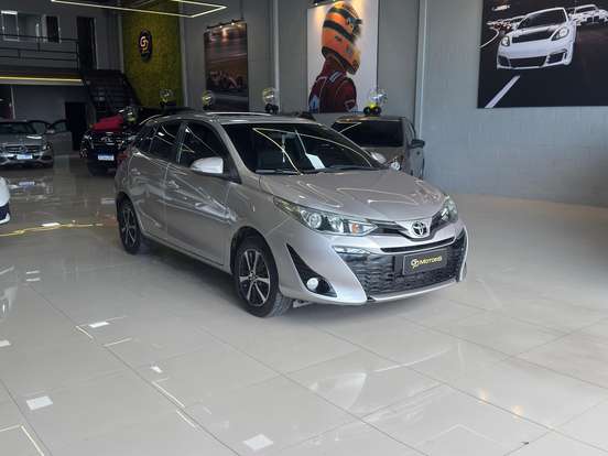 TOYOTA-YARIS-2020