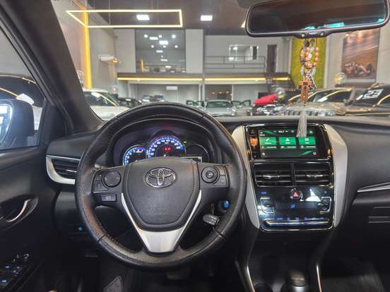 TOYOTA-YARIS-2020