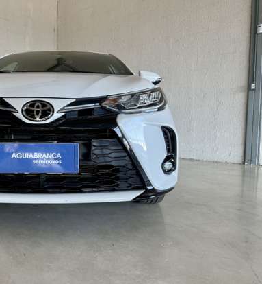 TOYOTA-YARIS-2023