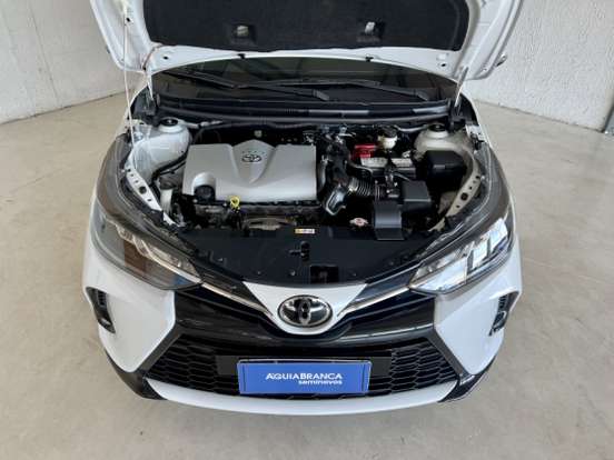TOYOTA-YARIS-2023