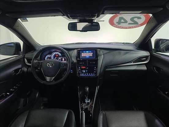 TOYOTA-YARIS-2023