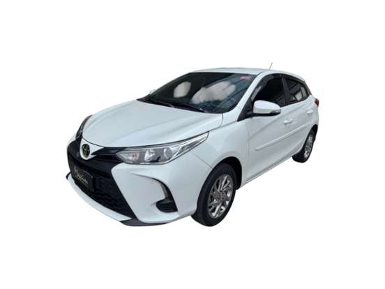 TOYOTA-YARIS-2023