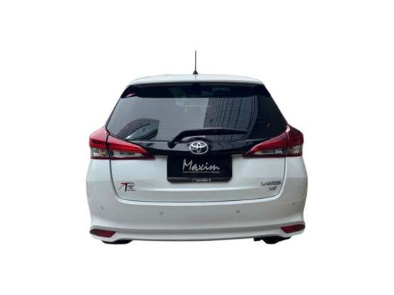 TOYOTA-YARIS-2023