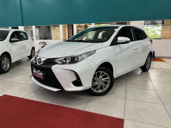 TOYOTA-YARIS-2025