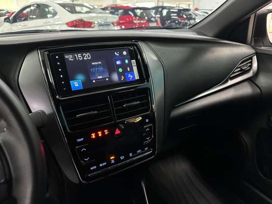 TOYOTA-YARIS-2025