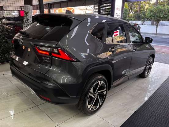 TOYOTA-YARIS CROSS-2026