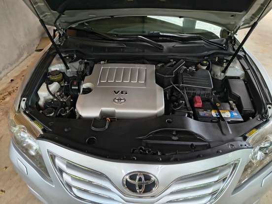 TOYOTA-CAMRY-2010