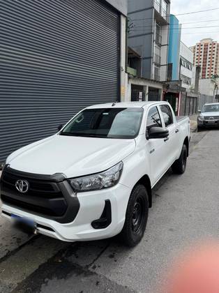 TOYOTA HILUX 2.8 D-4D TURBO DIESEL CD POWER PACK 4X4 MANUAL