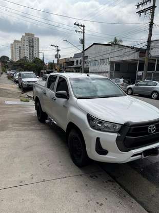 TOYOTA-HILUX-2.8 D-4D TURBO DIESEL CD POWER PACK 4X4 MANUAL TOYOTA-HILUX-2020