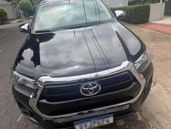 TOYOTA-HILUX-2.8 D-4D TURBO DIESEL CD SRV 4X4 AUTOMÁTICO TOYOTA-HILUX-2023