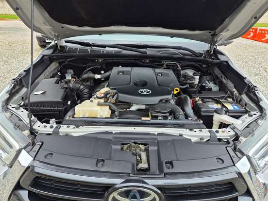 TOYOTA-HILUX-2022
