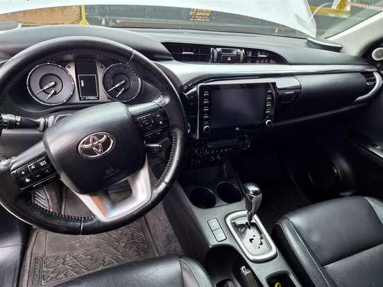 TOYOTA-HILUX-2.8 D-4D TURBO DIESEL CD SRX 4X4 AUTOMÁTICO TOYOTA-HILUX-2022