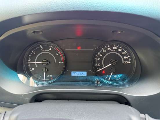 TOYOTA-HILUX-2023