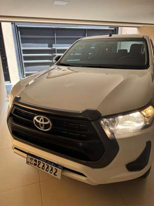 TOYOTA-HILUX-2023