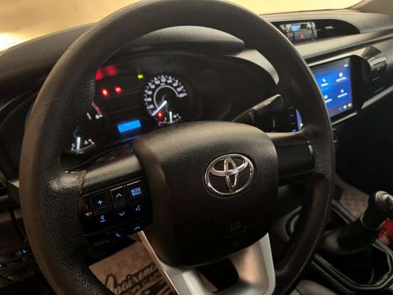 TOYOTA-HILUX-2.8 D-4D TURBO DIESEL CS 4X4 MANUAL TOYOTA-HILUX-2023
