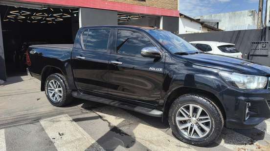 TOYOTA-HILUX-2019