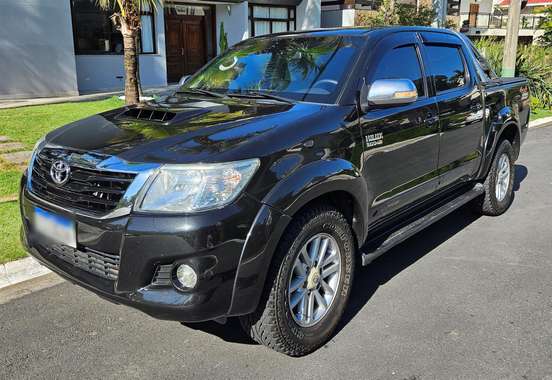 TOYOTA-HILUX-2012
