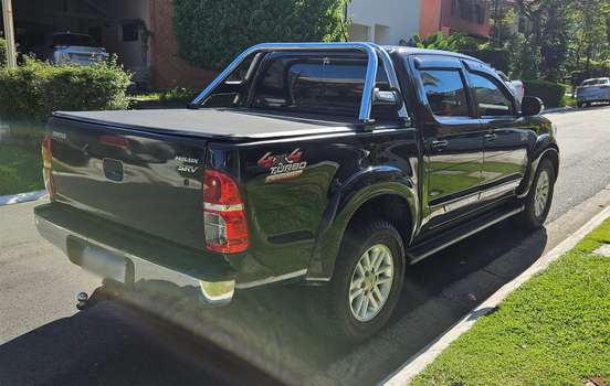 TOYOTA-HILUX-2012