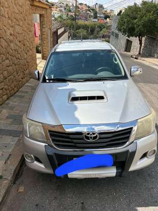 TOYOTA-HILUX-2012