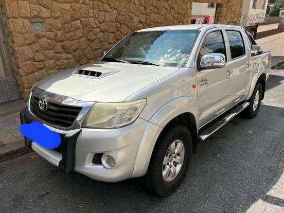 TOYOTA-HILUX-2012