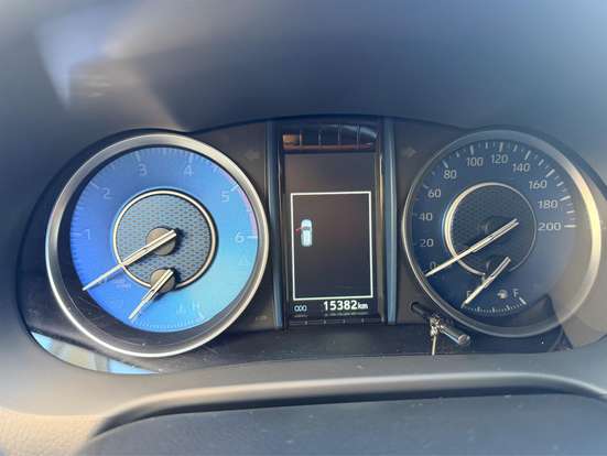 TOYOTA-HILUX SW4-2024