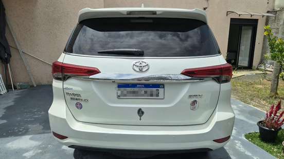 TOYOTA-HILUX SW4-2016