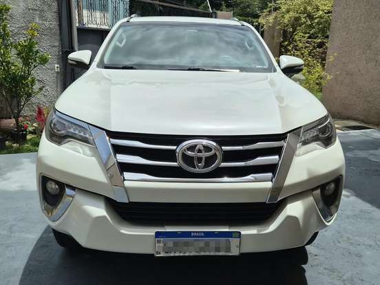 TOYOTA-HILUX SW4-2.8 SRX 4X4 7 LUGARES 16V TURBO INTERCOOLER DIESEL 4P AUTOMÁTICO TOYOTA-HILUX SW4-2016