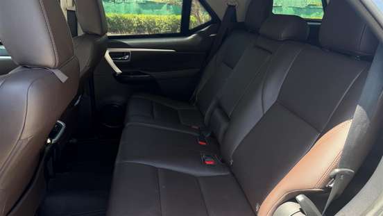 TOYOTA-HILUX SW4-2.8 SRX 4X4 7 LUGARES 16V TURBO INTERCOOLER DIESEL 4P AUTOMÁTICO TOYOTA-HILUX SW4-2018