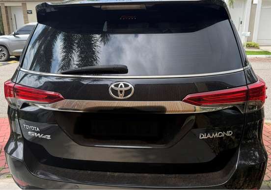 TOYOTA-HILUX SW4-2.8 SRX DIAMOND 4X4 7 LUGARES 16V TURBO INTERCOOLER DIESEL 4P AUTOMÁTICO TOYOTA-HILUX SW4-2019