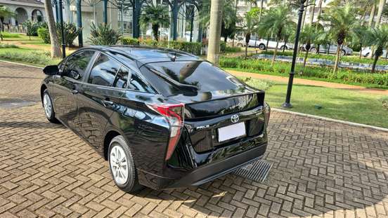 TOYOTA-PRIUS-2018