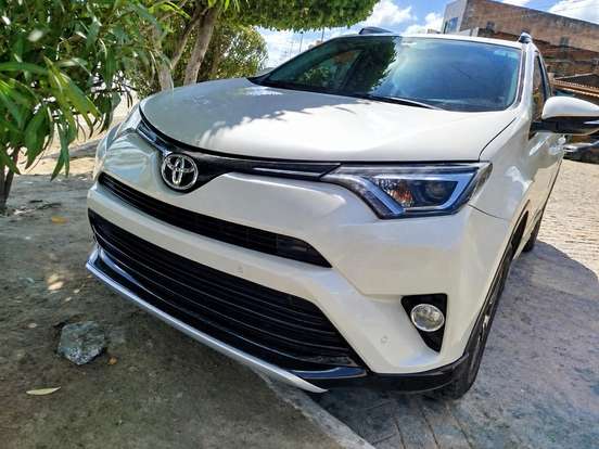TOYOTA-RAV4-2018