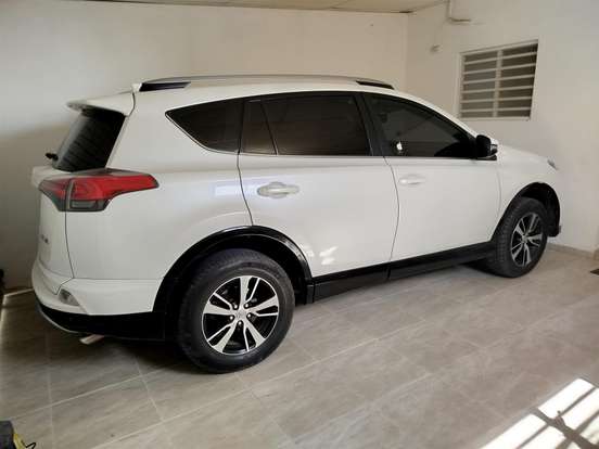 TOYOTA-RAV4-2018