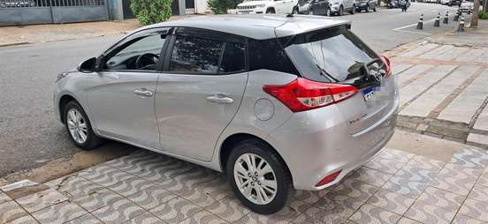 TOYOTA-YARIS-2018