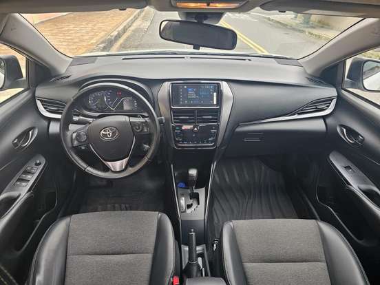 TOYOTA-YARIS-2024
