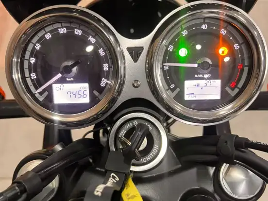 TRIUMPH-BONNEVILLE T120 BLACK 1200 TRIUMPH-BONNEVILLE T120 BLACK 1200-2023
