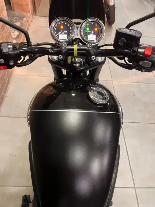 TRIUMPH-BONNEVILLE T120 BLACK 1200-2023