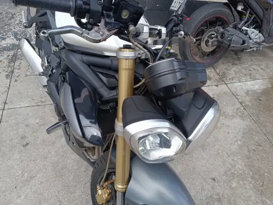 TRIUMPH-STREET TRIPLE 675 ABS TRIUMPH-STREET TRIPLE 675 ABS-2015