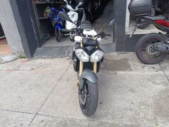 TRIUMPH-STREET TRIPLE 675 ABS TRIUMPH-STREET TRIPLE 675 ABS-2015