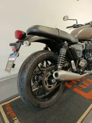 TRIUMPH-STREET TWIN-2021