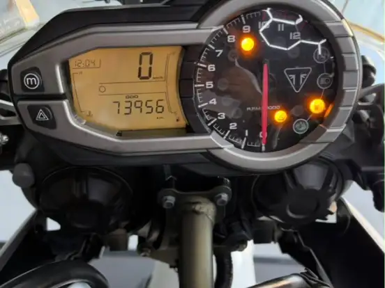 TRIUMPH-TIGER 800 XRX TRIUMPH-TIGER 800 XRX-2015