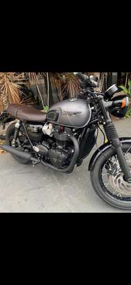 TRIUMPH-BONNEVILLE T120 BLACK 1200-2025