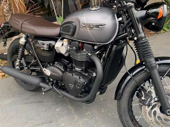 TRIUMPH-BONNEVILLE T120 BLACK 1200 TRIUMPH-BONNEVILLE T120 BLACK 1200-2025